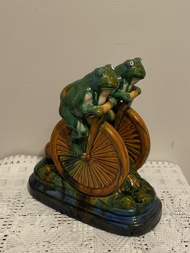 Vintage ceramic frogs - , on